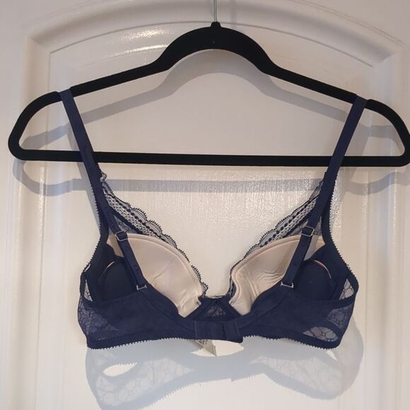 Chantelle Bra Geo Lace Balconette Bra 32 C, Navy Lace Light Padding is - Picture 6 of 11